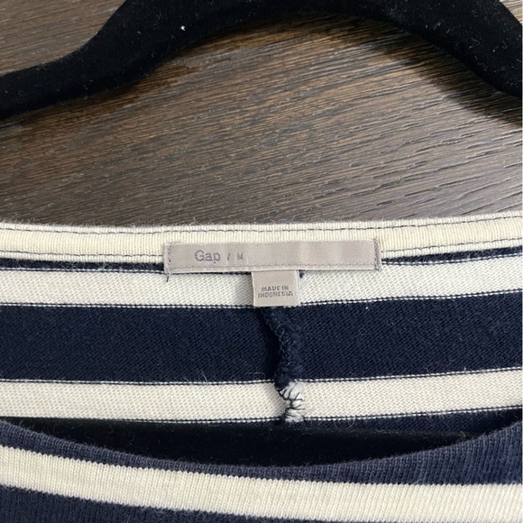 Gap Short Sleeve Sweater Dress-Size Medium - Picture 2 of 3